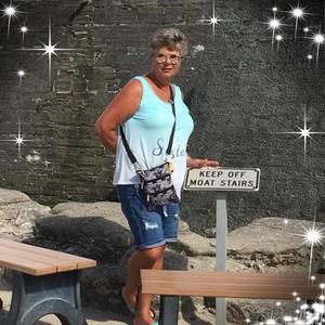 Meet your Posher, Deena